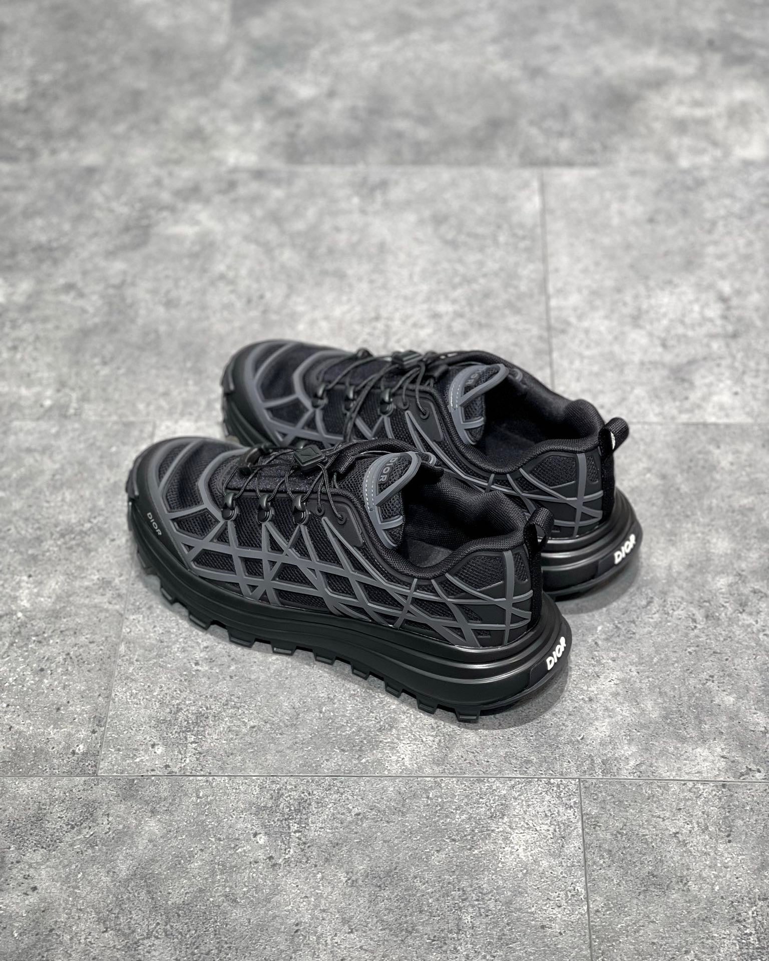 CD B31 TRAINERS