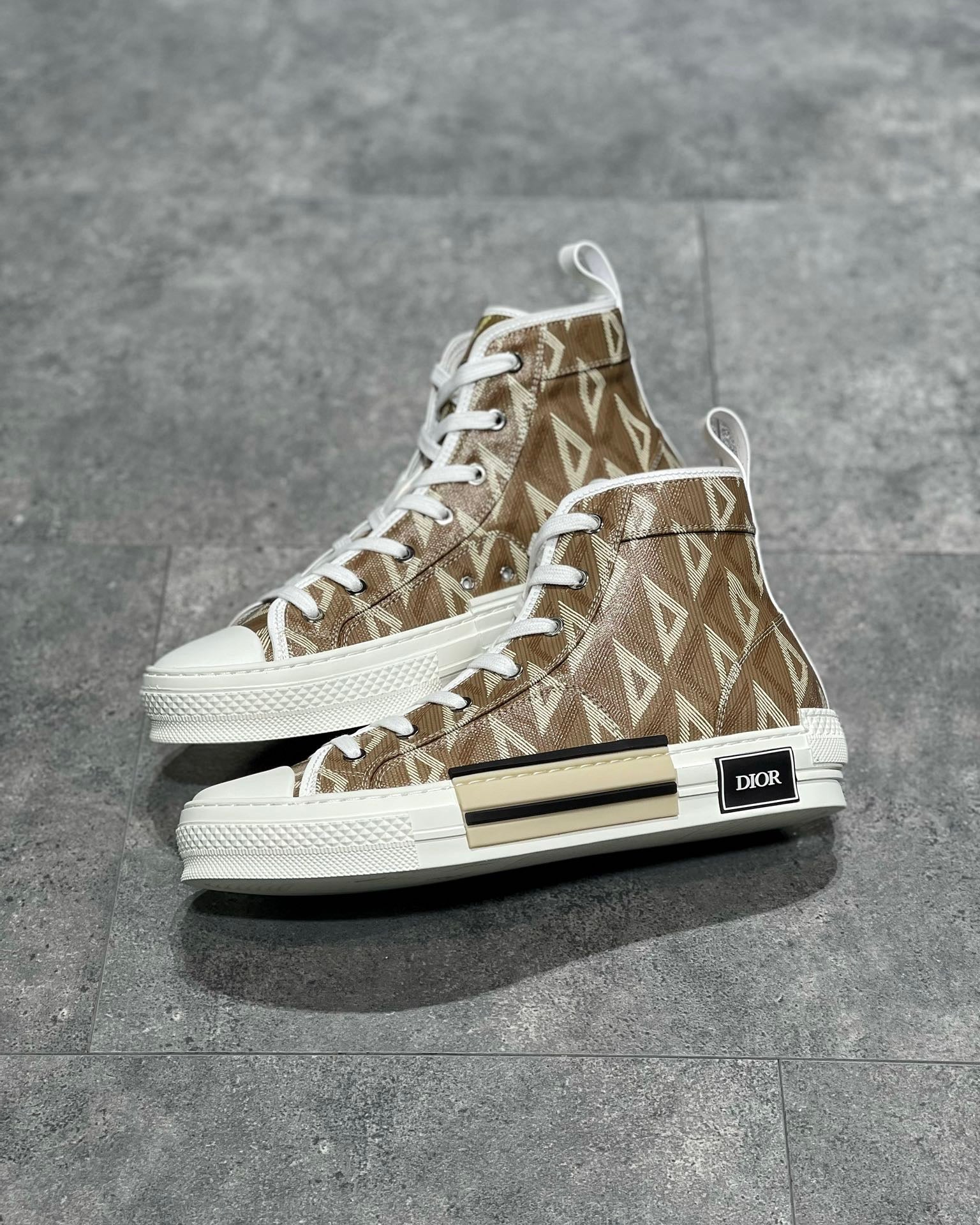 CD B23 SNEAKERS