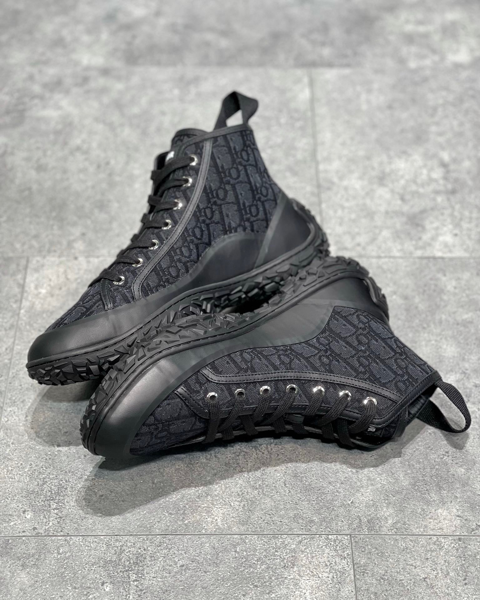CD B28 SNEAKERS