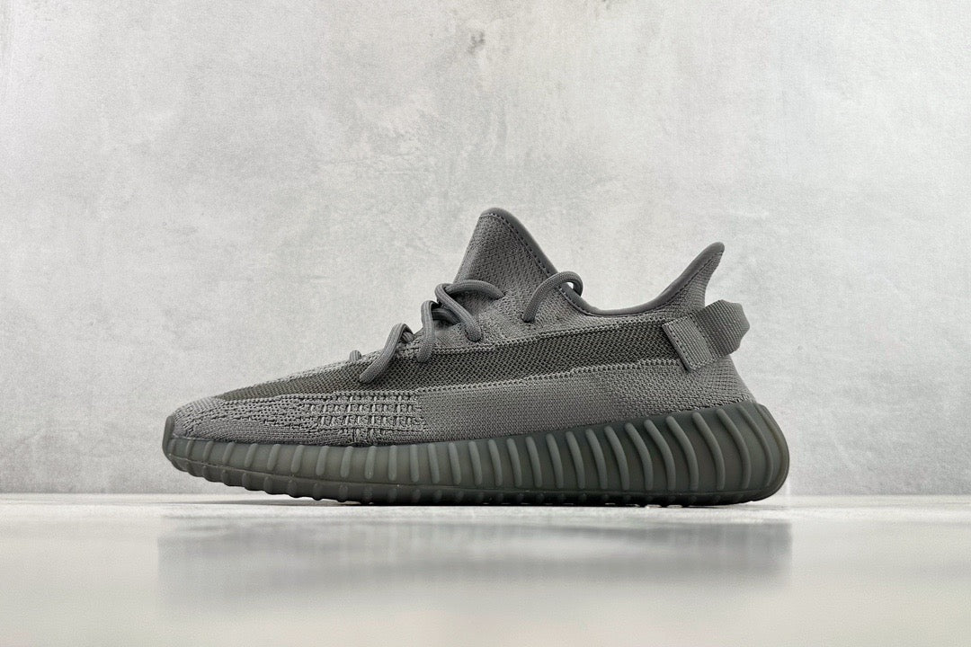 YEEZY BOOST 350 V2