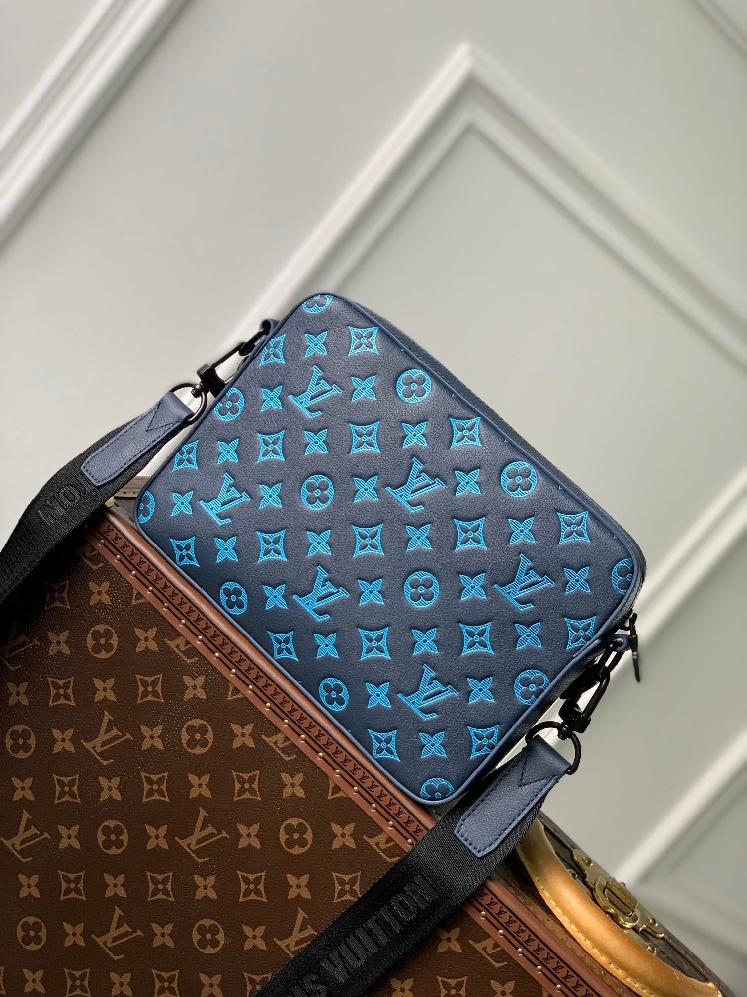 LOU TRIO MESSENGER BAG