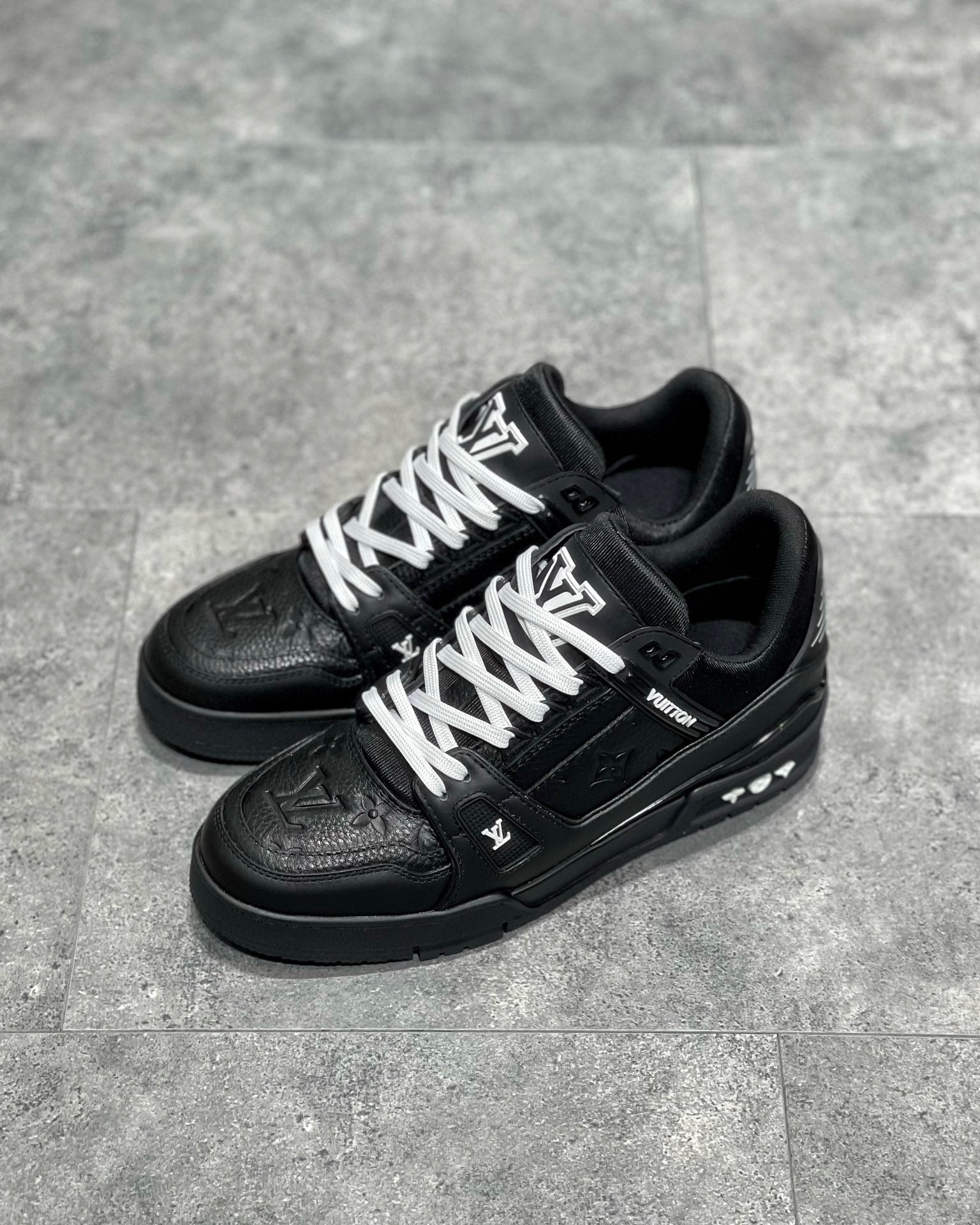 LOU TRAINERS