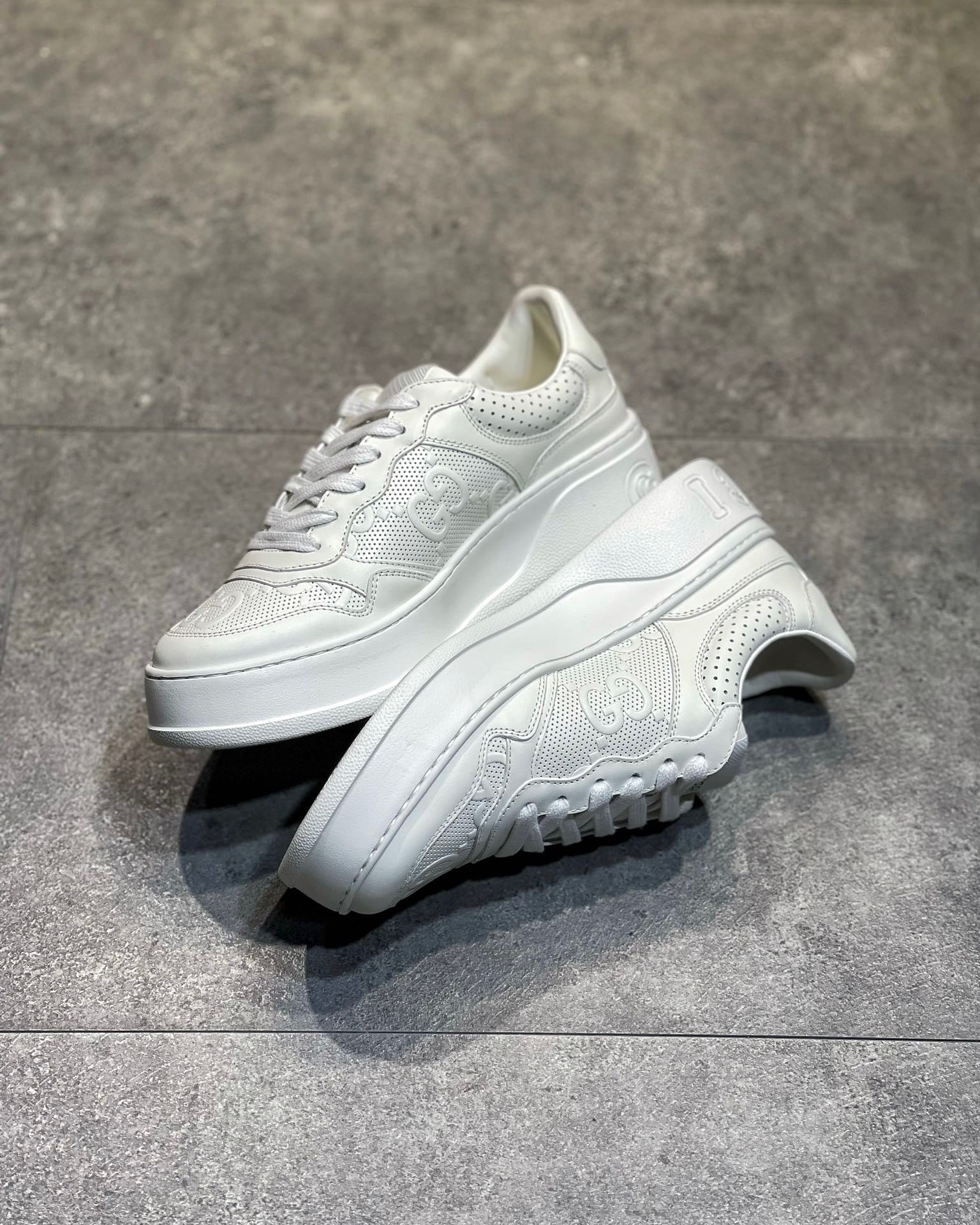 GG EMBOSSED SNEAKER