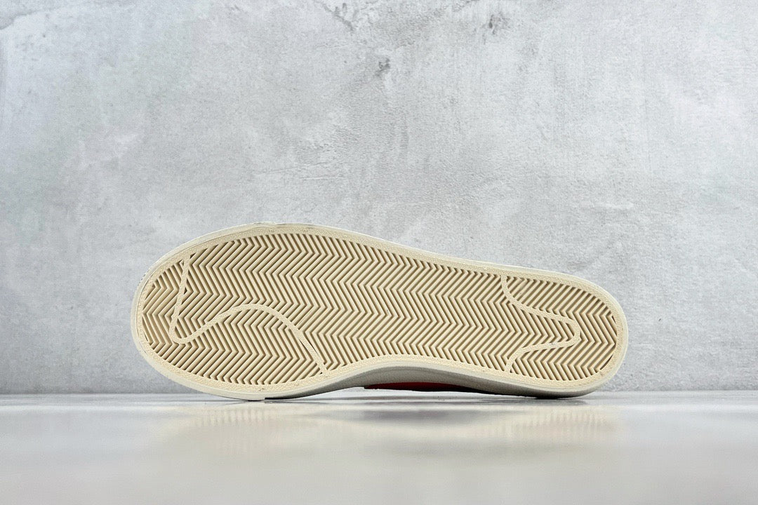 NIKE BLAZER LOW SWOOSH