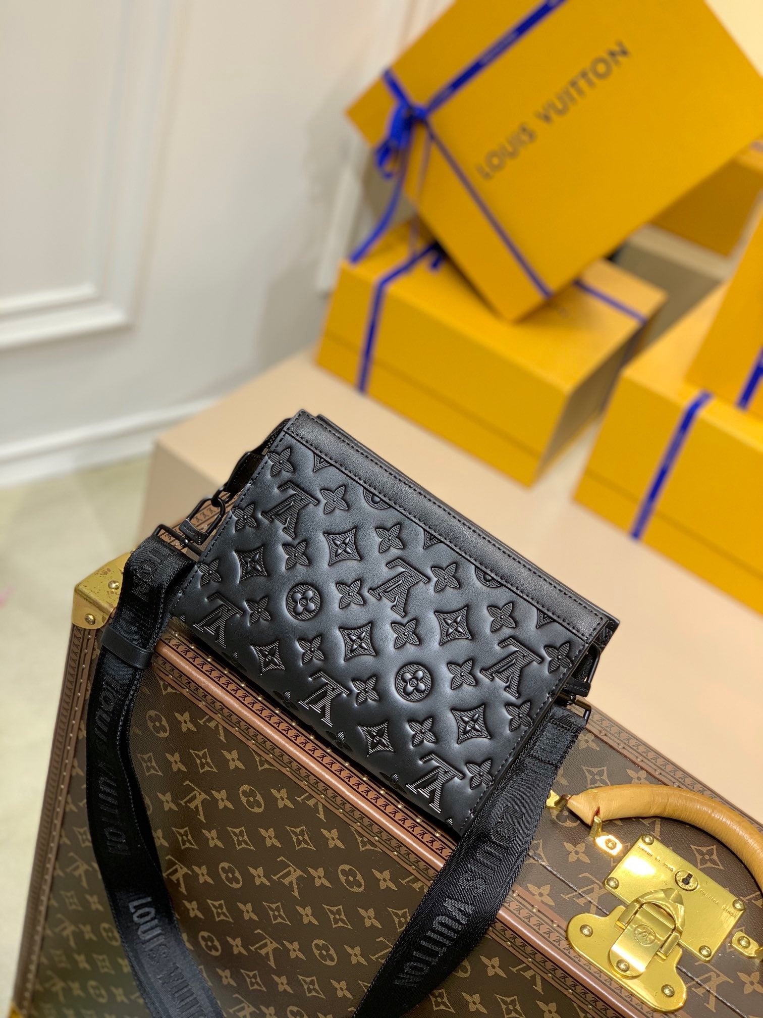 LOU GASTON WEARABLE WALLET