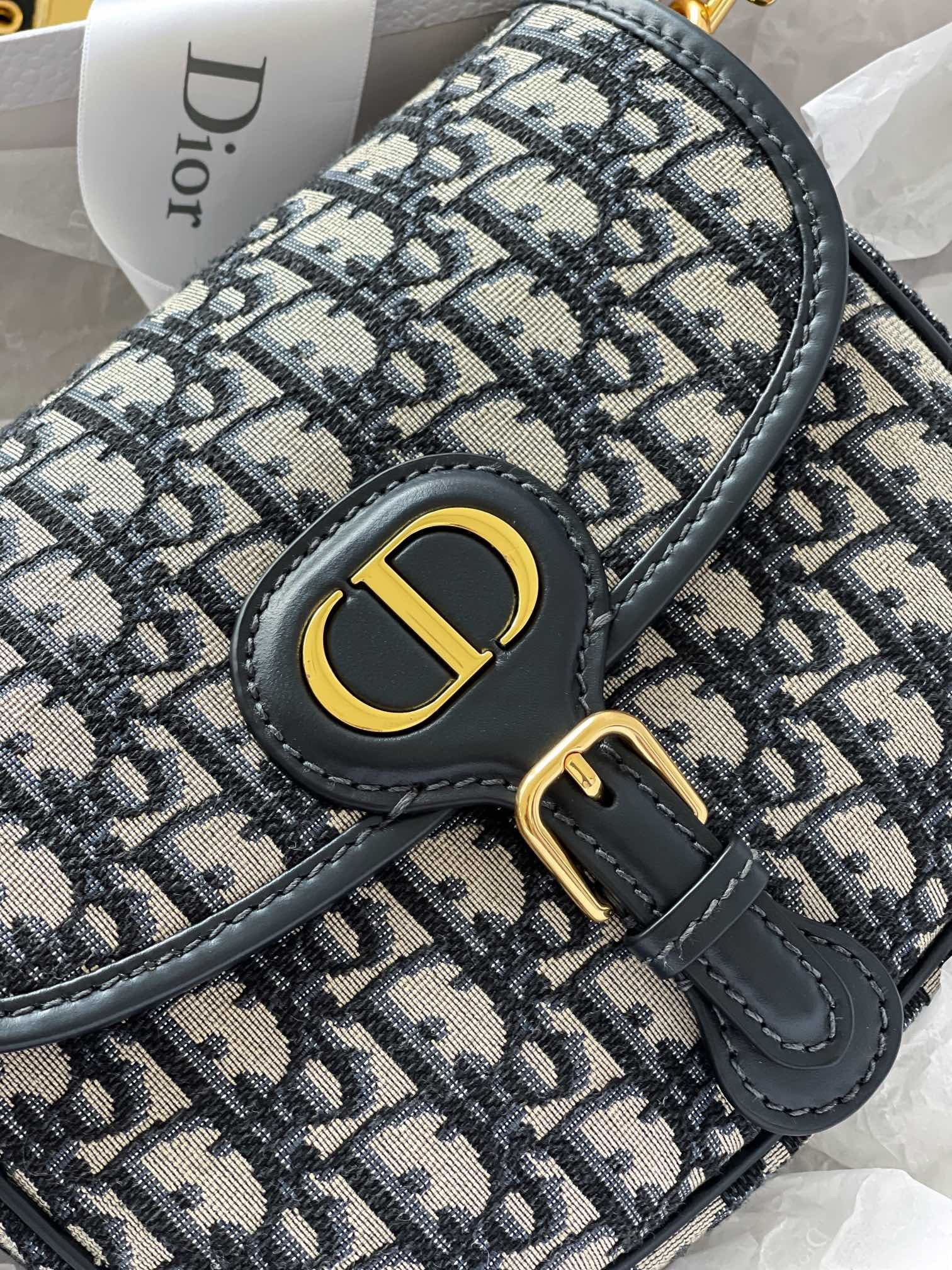 CD MEDIUM BOBBY BAG