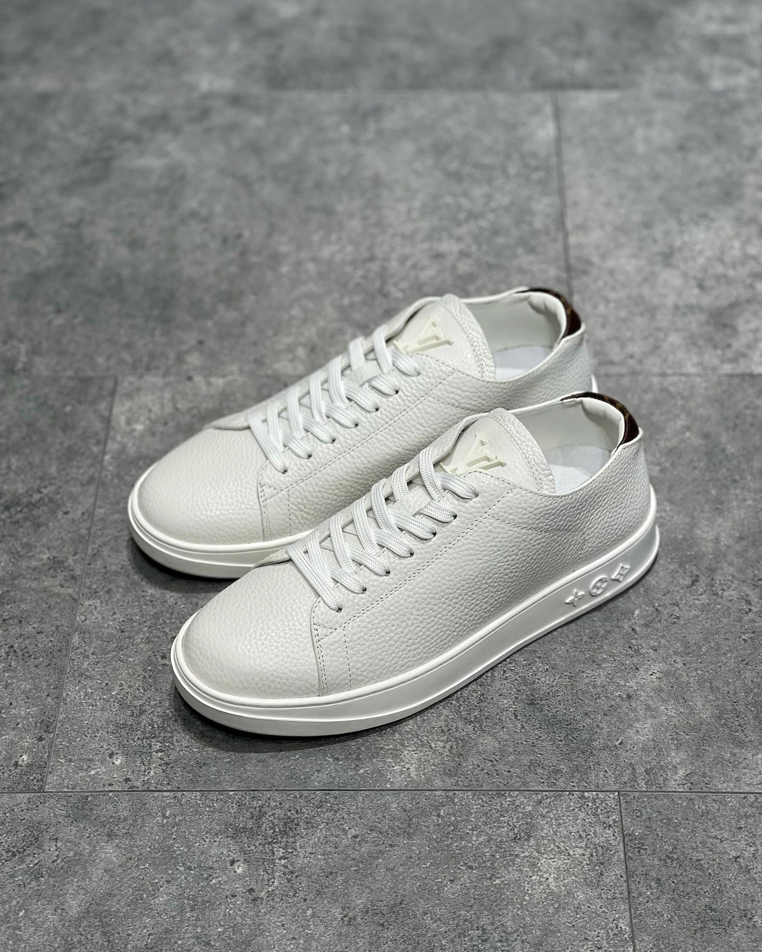 LOU RESORT TRAINERS