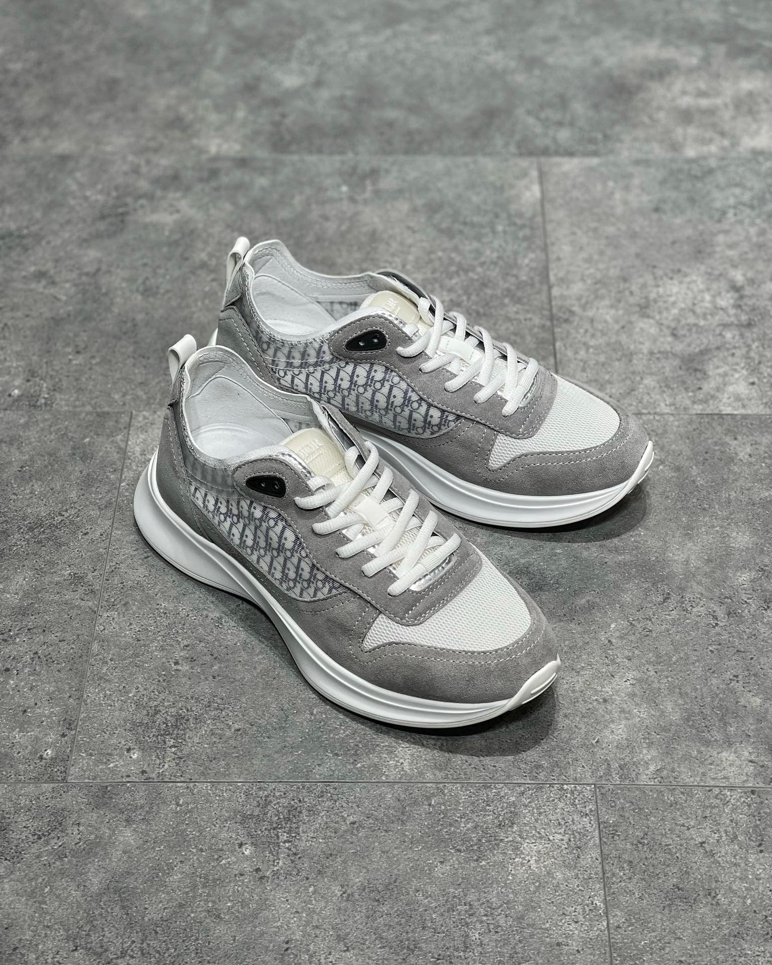 CD B25 SNEAKERS