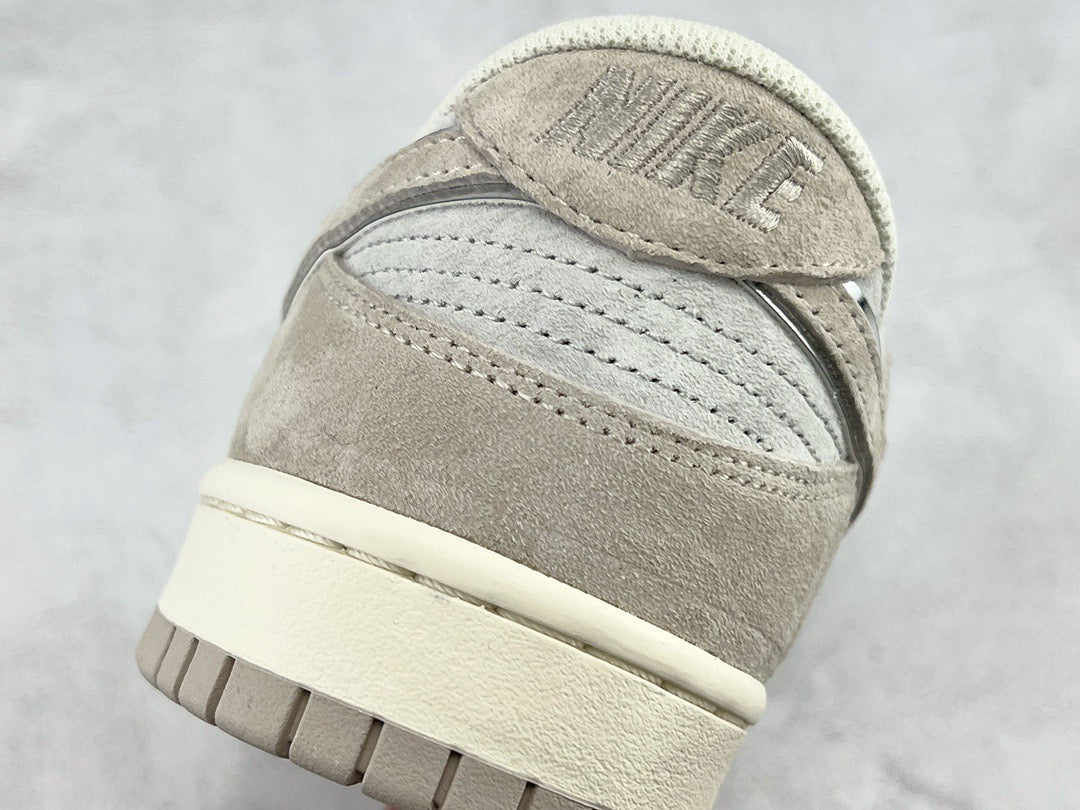 DUNK LOW x OTOMO KATUSHIRO