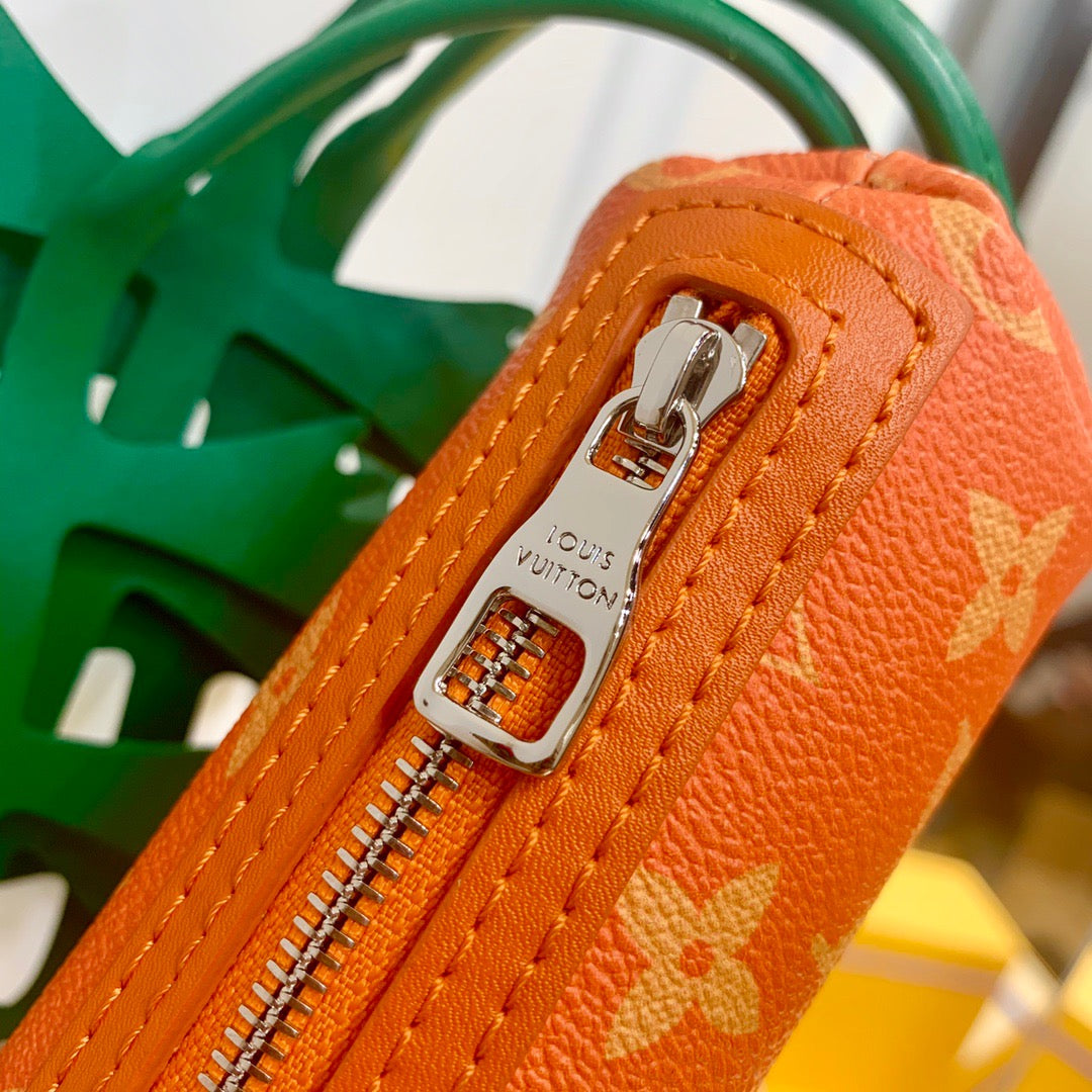 LOU CARROT POUCH