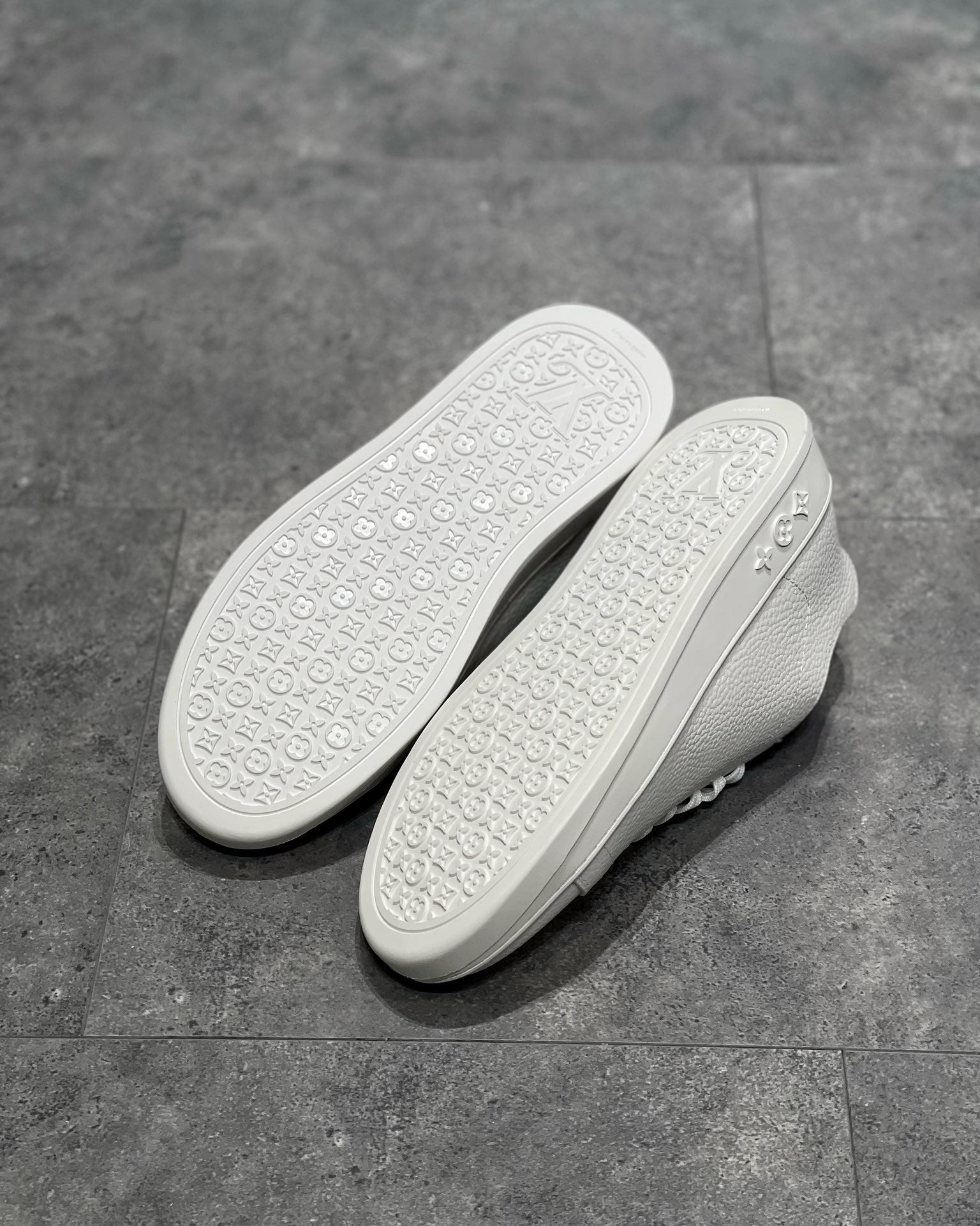 LOU RESORT TRAINERS