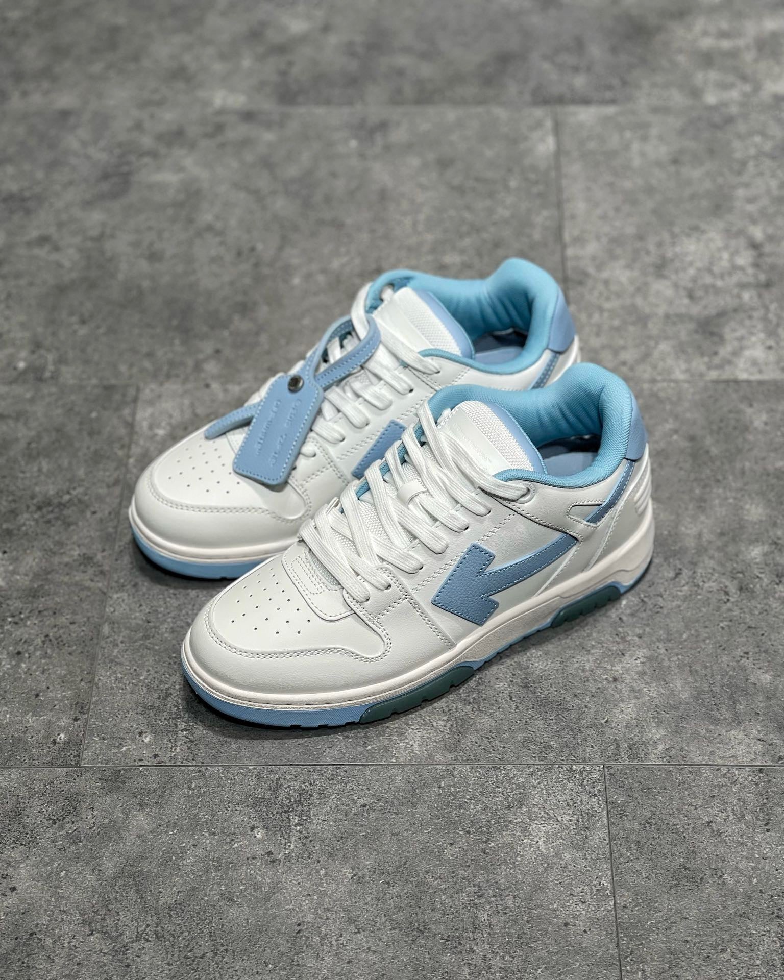 OFF W OUT OF OFFICE SNEAKERS