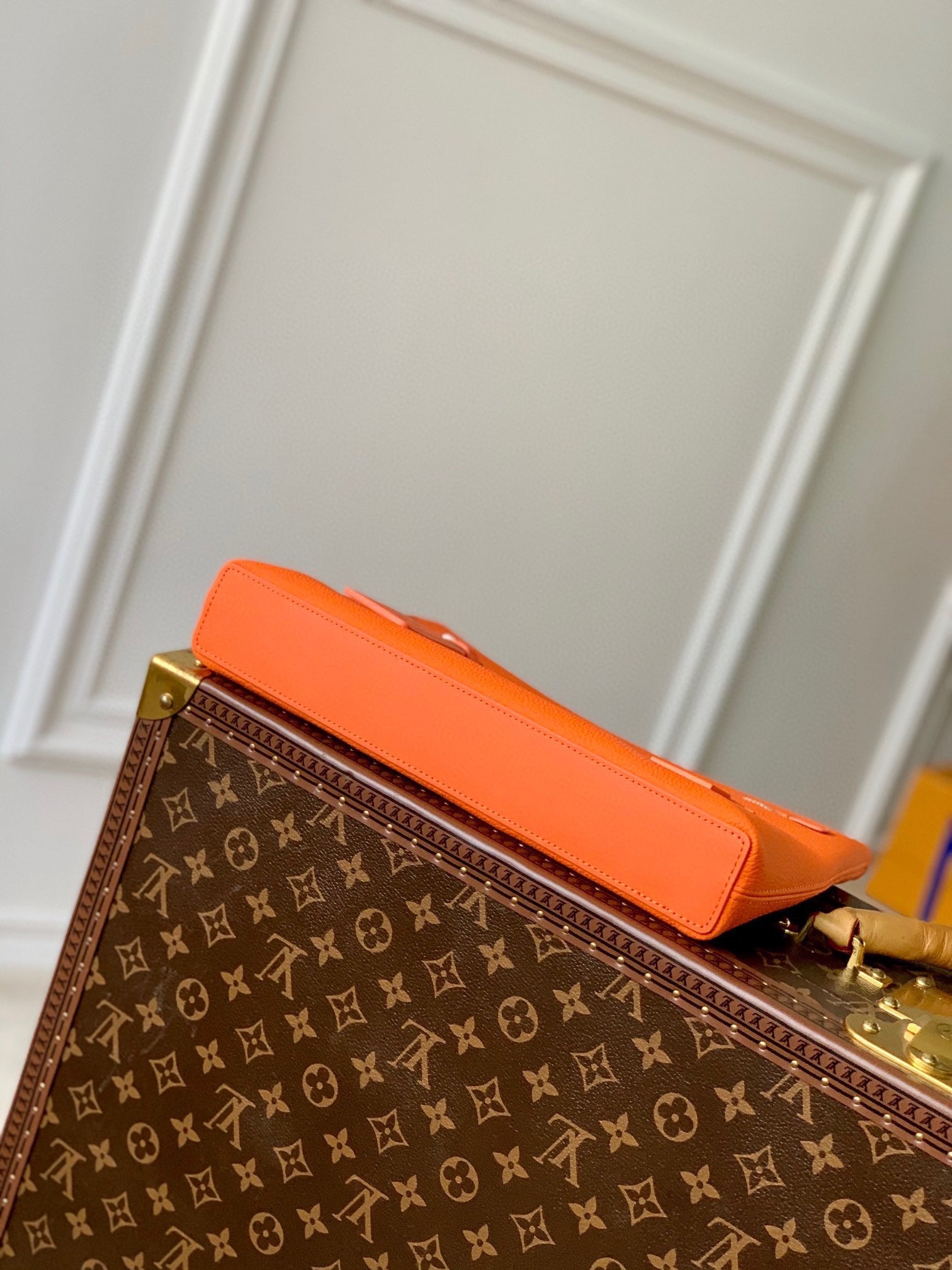 LOU TAKEOFF POUCH