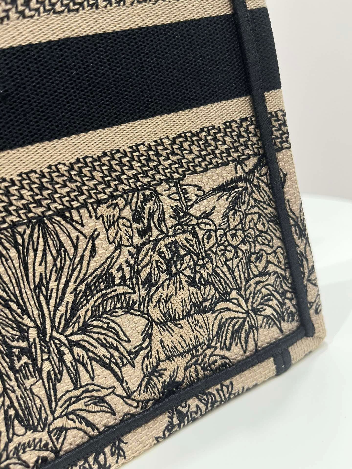CD SMALL BOOK TOTE BAG